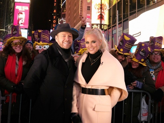 NEW YORK, NY - DECEMBER 31: Donnie Wahlberg and Jenny McCarthy attend New Year's Eve