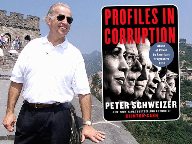 US Senate Foreign Relations Committee Chairman Joseph Biden visits the Great Wall of China