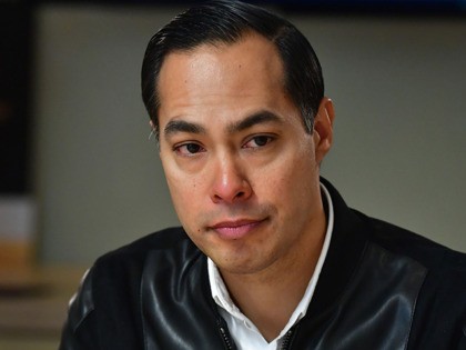 Democratic party hopeful Julian Castro meets with community advocates at a Downtown Women's Center after touring Skid Row in Los Angeles, California on December 18, 2019, a day ahead of the December 19 Democtaric Party Debate to be held at Loyola Marymount University. (Photo by Frederic J. BROWN / AFP) …