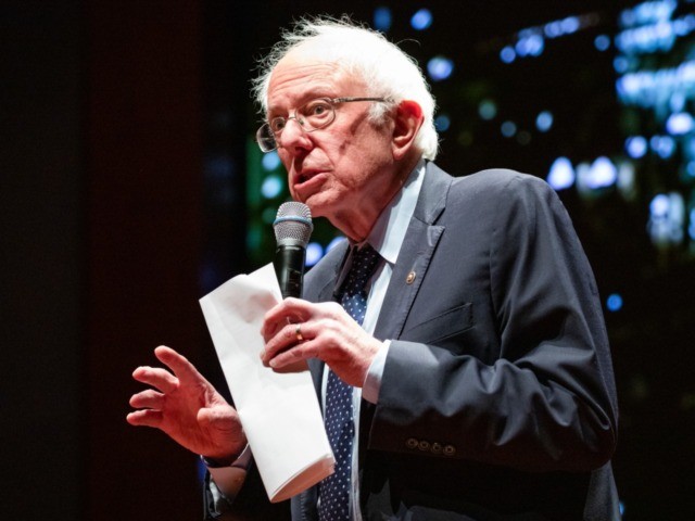 WASHINGTON, DC - JANUARY 29: Democratic presidential candidate Sen. Bernie Sanders (I-VT)