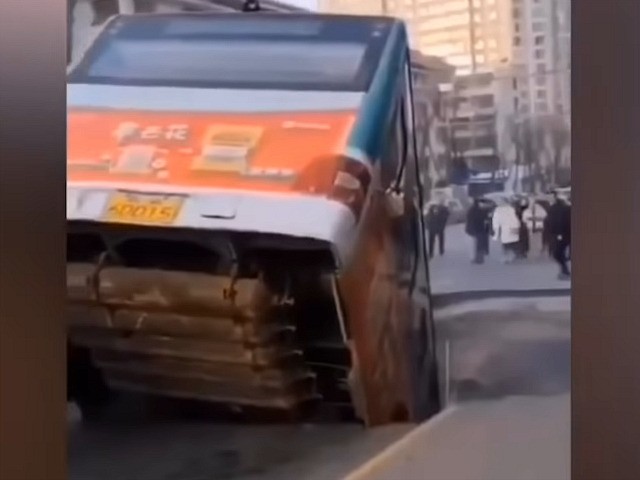 Six Killed in China as Sinkhole Swallows Bus and Pedestrians