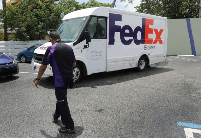 Amazon reinstates FedEx for some Prime deliveries