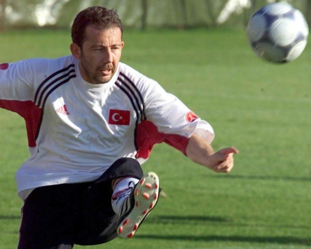 Besiktas appoint ex-Turkey star Yalcin as coach