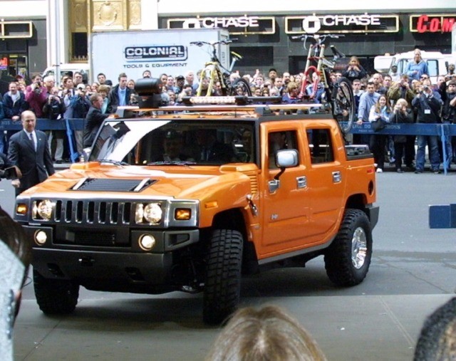 GM revives Hummer as all-electric vehicle