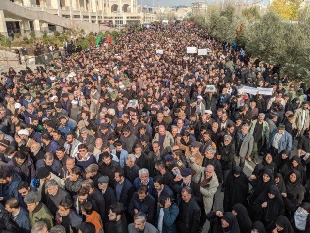 5758e0_iran-soleimani-09502-protesters-demonstrate-airstrike-in-iraq-killed-640x480.jpg