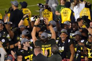 Rose Bowl: Justin Herbert leads Oregon over Wisconsin