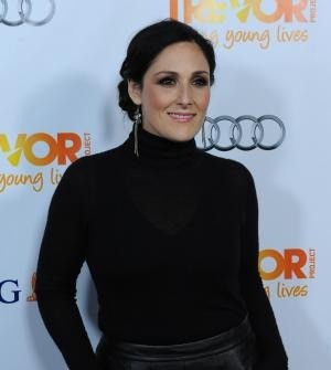 Ricki Lake shares 'painful' struggle with hair loss - Breitbart