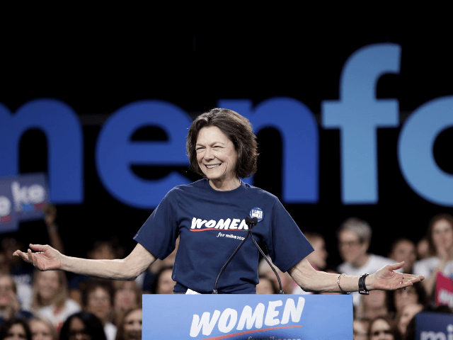 Diana Taylor speaks at a campaign event for Mike Bloomberg in New York on Jan. 15, 2020.