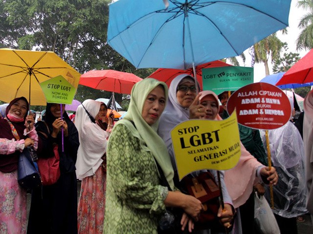 This picture taken on November 9, 2018 shows thousands of anti-LGBT demonstrators marching