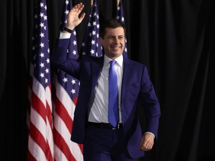 DES MOINES, IOWA - FEBRUARY 03: Democratic presidential candidate former South Bend, Indiana Mayor Pete Buttigieg arrives at a watch party at Drake University on February 03, 2020 in Des Moines, Iowa. Iowa experienced technical problems leading to delays in reporting results in the first in the nation caucus this …