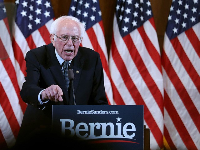 MANCHESTER, NEW HAMPSHIRE - FEBRUARY 04: Democratic presidential candidate Sen. Bernie San