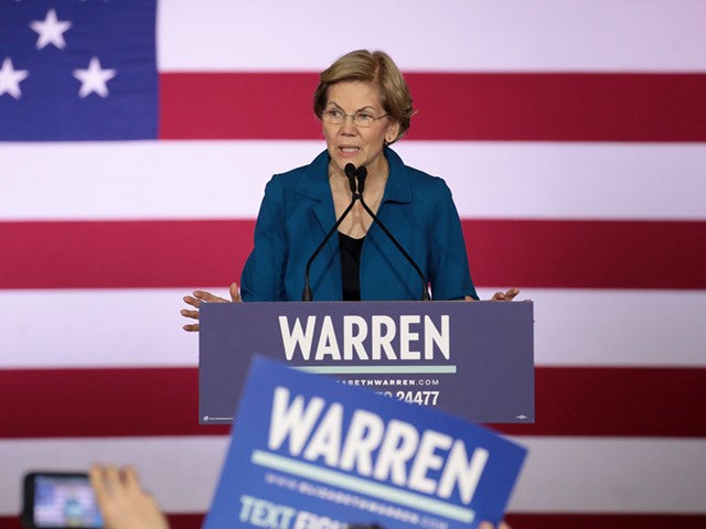 MANCHESTER, NEW HAMPSHIRE - FEBRUARY 11: Democratic presidential candidate Sen. Elizabeth