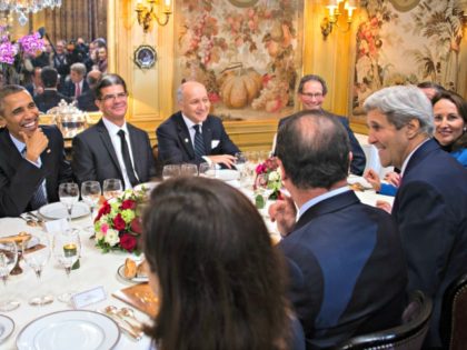 US President Barack Obama (L), US Secretary of State John Kerry (2nd R) and other dignitar