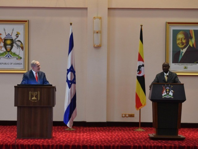 Netanyahu with Ugandan President Museveni