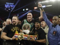 Tyson Fury (Isaac Brekken / Associated Press)
