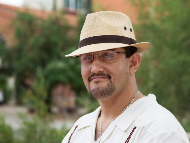 U of Arizona prof Nolan Cabrera