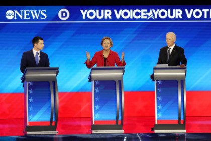 MANCHESTER, NEW HAMPSHIRE - FEBRUARY 07: (L-R) Democratic presidential candidates former S