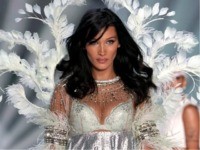 US model Bella Hadid walks the runway at the 2018 Victoria's Secret Fashion Show on November 8, 2018 at Pier 94 in New York City. - Every year, the Victoria's Secret show brings its famous models together for what is consistently a glittery catwalk extravaganza. It's the most-watched fashion event …