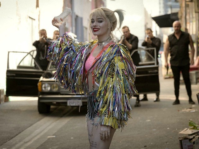Margot Robbie in Birds of Prey: And the Fantabulous Emancipation of One Harley Quinn (Warn
