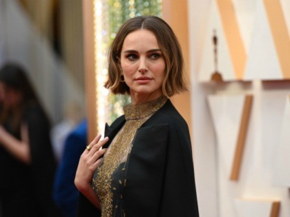 US-Israeli actress Natalie Portman arrives for the 92nd Oscars at the Dolby Theatre in Hollywood, California on February 9, 2020. (Photo by Robyn Beck / AFP) (Photo by ROBYN BECK/AFP via Getty Images)