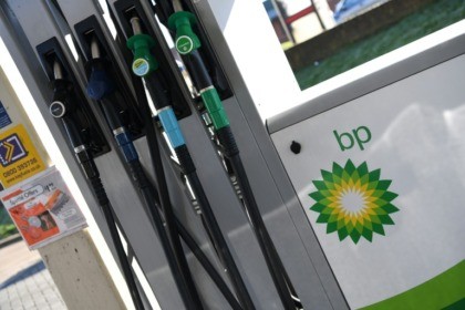 BP annual profit slides to $4.0bn on lower oil prices