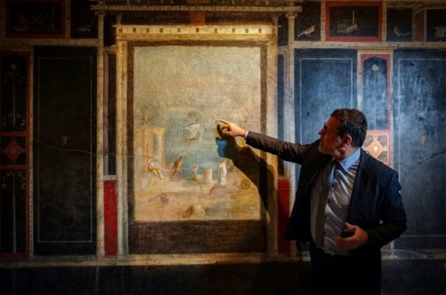 Pompeii restoration unearths 'surprise' treasures