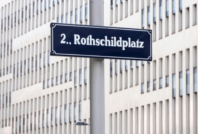 Rothschild suit revives family's Vienna past