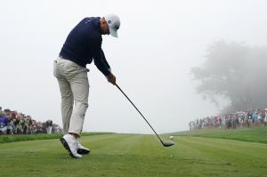 Golfer Justin Thomas auctioning off Kobe clubs for crash victims' families