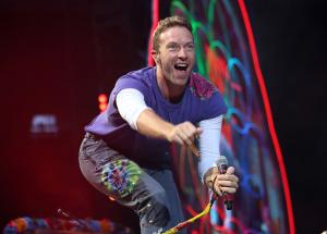 Coldplay goes back to school in video for 'Champion of the World ...