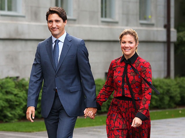 Canada's Prime Minister Justin Trudeau and his wife Sophie Gregorie Trudeau arrives at Rideau Hall in Ottawa on September 11, 2019. - Trudeau will officially kick off what is set to be a grueling campaign for a second term as he takes on surging rivals in Canada's October 21 national …