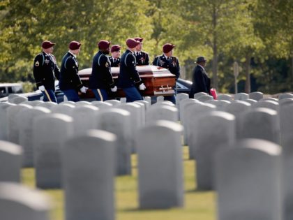 ELWOOD, ILLINOIS - AUGUST 13: The remains of U.S. Army Spc. Michael Nance arrive for burial at Abraham Lincoln National Cemetery on August 13, 2019 in Elwood, Illinois. Nance, who was assigned to Company B, 1st BN, 505th Parachute Infantry Regiment 3rd BCT, 82nd Airborne, died July 29 of wounds …