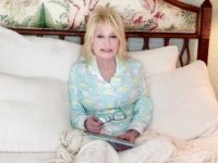Dolly Parton Urges Isolated Fans to ‘Keep the Faith’ and Remember ‘God Loves Us’