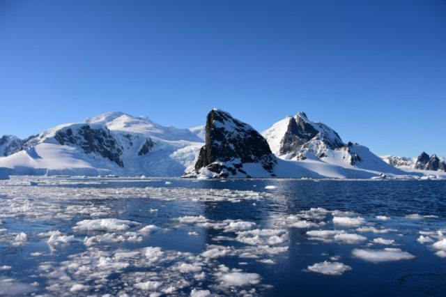 Six-fold jump in polar ice loss lifts global oceans