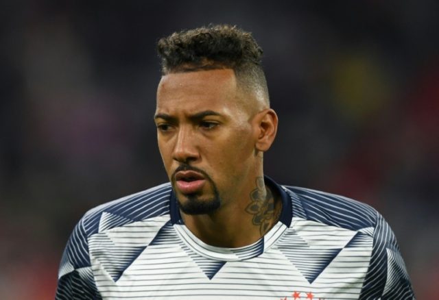 Bayern Munich's defender Jerome Boateng managed 20 kick-ups with a toilet roll which has become a symbol of the virus crisis amid shortages caused by stockpiling © AFP/File Christof STACHE