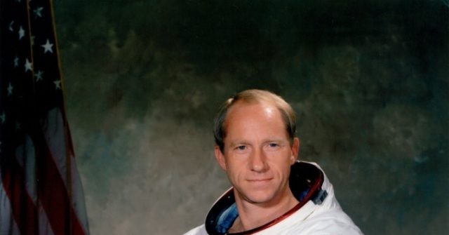 Apollo 15 Astronaut Al Worden Who Circled Moon Dies At 88 Breitbart