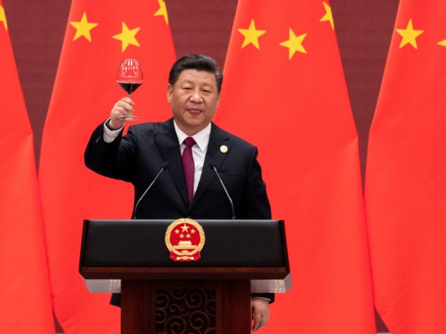 BEIJING, CHINA - APRIL 26: Chinese President Xi Jinping proposes a toast during the welcom
