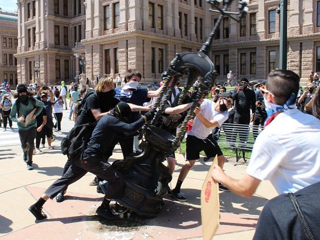 Texas Capitol vandalized during George Floyd protest on May 30. (Photo: Twitter/Josh Head)