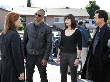 Joe Mantegna, Thomas Gibson, Shemar Moore, Paget Brewster, and Deirdre Lovejoy in Criminal