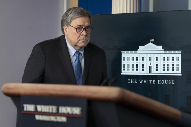 2,000 former DOJ prosecutors, FBI officials demand Barr resign over Flynn case