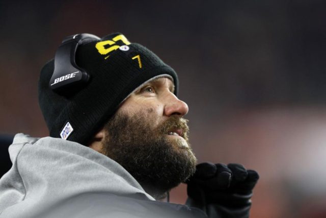 Steelers' Ben Roethlisberger signals return from elbow 