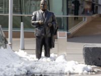 Twins Remove Statue of Former Owner Due to ‘Racist’ Comment