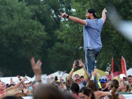 MANHATTAN, KS - JUNE 25: Singer/Songwriter Chase Rice performs at Kicker Country Stampede