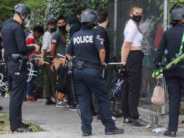 Los Angeles curfew arrests (Mario Tama / Getty)