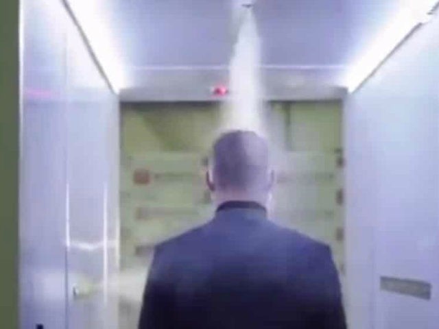 Russian President Vladimir Putin has installed a "disinfection tunnel" at his country res