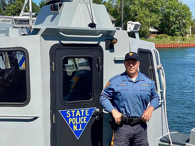 NJ State Trooper, Good Samaritan Rescue Eight People from Sinking Boat