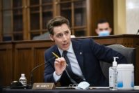 US senators unveil bill to limit Big Tech legal protections