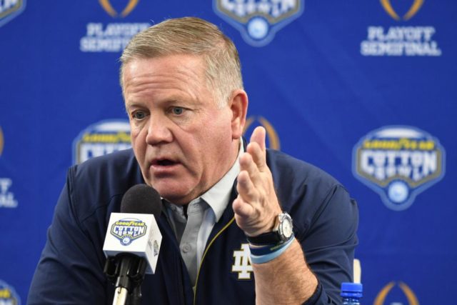 Notre Dame football players to move into hotel, quarantine before workouts
