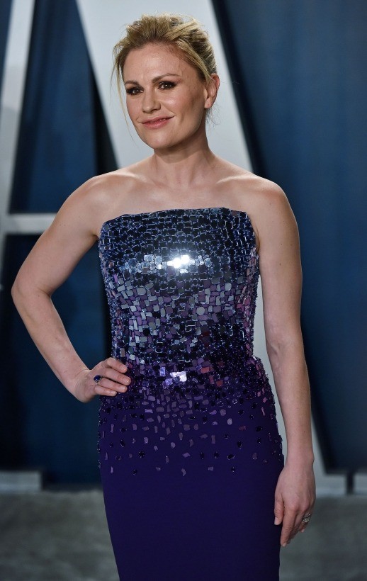 'Flack' Amazon acquires Anna Paquin series Breitbart