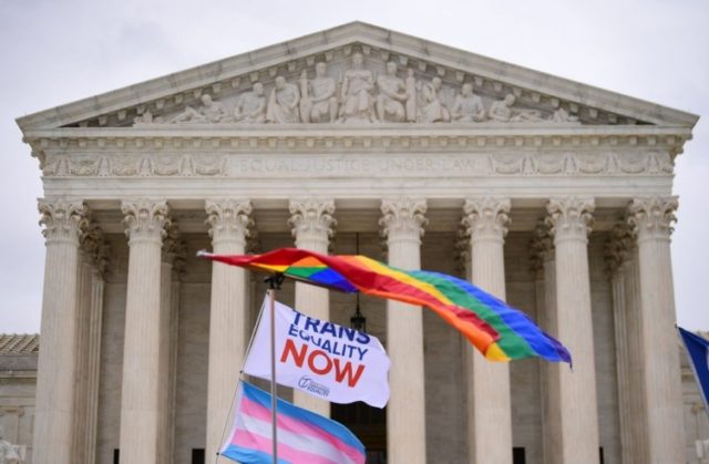 Supreme Court Rules Civil Rights Law Protects Lgbt Workers Breitbart 5413