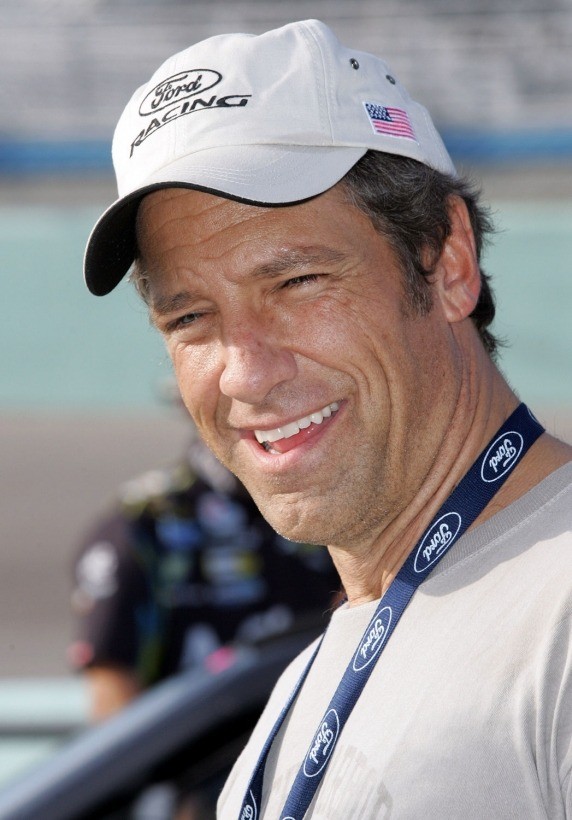 Mike Rowe returning in July with new 'Dirty Jobs' episodes